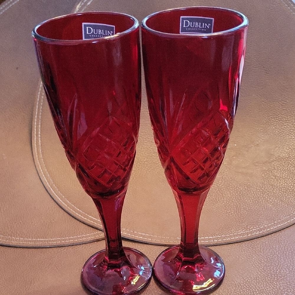 Red Champagne Flutes